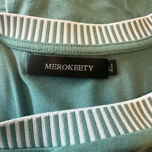 Green Relaxed Blouse with White Trim - Picture 3 of 3